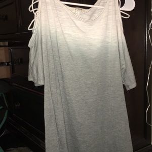 Army green ombré criss-cross sleeve shirt. SIZE S.